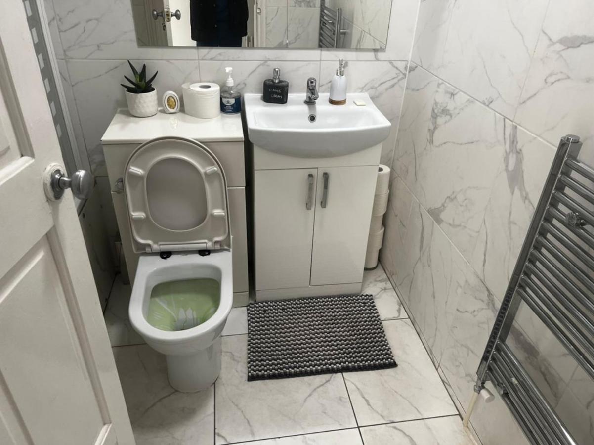 Cosy 2-Bedroom Flat In Finsbury Park, Modern, Convenient & Close To Central London! Exteriör bild
